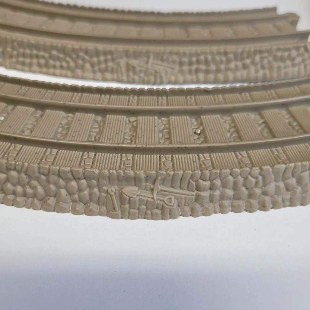 Thomas and Friends Wooden Railway Curved Track Pieces‎ 2011 Mattel 5 pcs